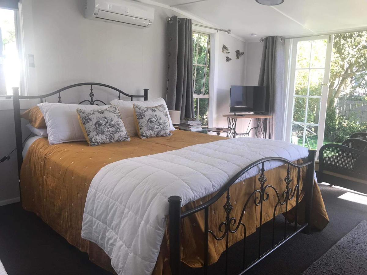 Orange Tree Cottage - Garden Hideaway Whanganui Extérieur photo