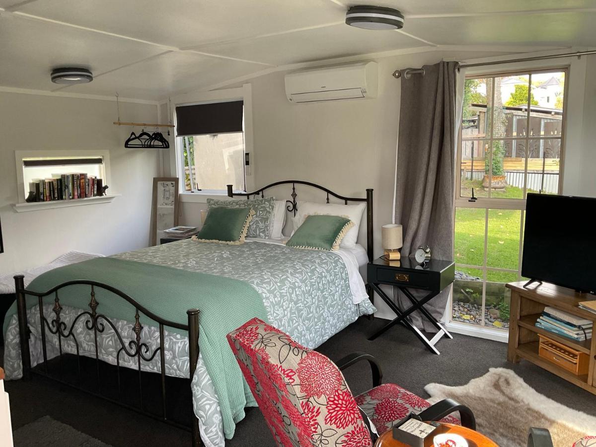 Orange Tree Cottage - Garden Hideaway Whanganui Extérieur photo